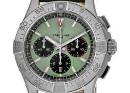 Breitling Avenger AB0147101L1X1 (2024) - Green dial 44 mm Steel case