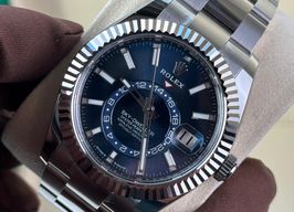 Rolex Sky-Dweller 336934 (2025) - Blue dial 42 mm Gold/Steel case