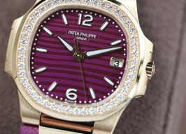 Patek Philippe Nautilus 7010R (2024) - Purple dial 33 mm Rose Gold case