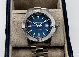 Breitling Avenger A17328101C1A1 (2024) - Blauw wijzerplaat 42mm Staal