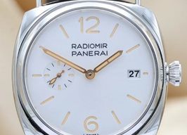Panerai Radiomir PAM01570 (2025) - White dial 40 mm Steel case