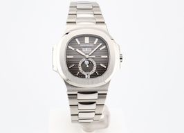 Patek Philippe Nautilus 5726/1A-001 (2017) - Grey dial 40 mm Steel case