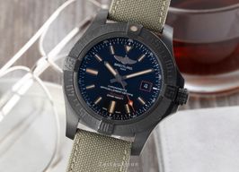 Breitling Avenger Blackbird 44 V1731110/BD74 (Unknown (random serial)) - Black dial 44 mm Titanium case
