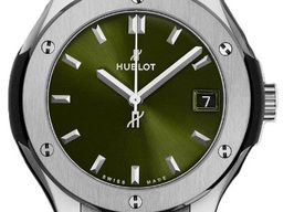 Hublot Classic Fusion Quartz 581.NX.8970.RX (2025) - Green dial 33 mm Titanium case