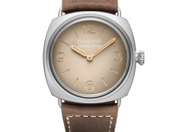 Panerai Radiomir PAM01350 (2025) - Beige wijzerplaat 45mm Staal
