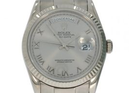 Rolex Day-Date 36 118239 (2000) - Zilver wijzerplaat 36mm Witgoud