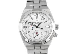 Vacheron Constantin Overseas Dual Time 7900V/110A-B333 (2023) - Zilver wijzerplaat 42mm Staal