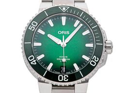 Oris Aquis Date 01 400 7769 4157-07 8 22 09PEB (2023) - Green dial 42 mm Steel case