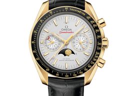 Omega Speedmaster Moonphase 304.63.44.52.02.001 (2025) - Silver dial 44 mm Yellow Gold case