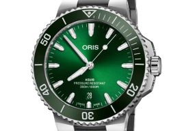 Oris Aquis Date 01 733 7787 4157-07 8 22 04PEB (2024) - Green dial 42 mm Steel case