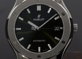 Hublot Classic Fusion 511.NX.8970.LR (2020) - Green dial 45 mm Titanium case
