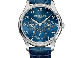 Patek Philippe Perpetual Calendar 5327G-001 (2024) - Blauw wijzerplaat 39mm Witgoud