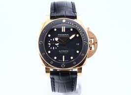 Panerai Luminor Submersible PAM00974 (2019) - Zwart wijzerplaat 42mm Roségoud