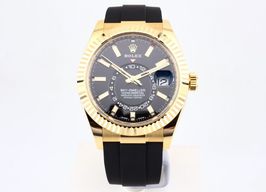 Rolex Sky-Dweller 326238 (2023) - Zwart wijzerplaat 42mm Geelgoud