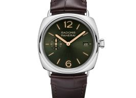 Panerai Radiomir PAM01573 (2025) - Green dial 40 mm Steel case