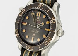 Omega Seamaster Diver 300 M 210.92.42.20.01.001 (2023) - Brown dial 42 mm Titanium case
