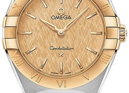 Omega Constellation Quartz 131.20.28.60.08.001 (2025) - Champagne wijzerplaat 28mm Staal