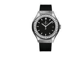 Hublot Classic Fusion Quartz 581.NX.1171.RX.1104 (2023) - Black dial 33 mm Titanium case