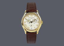 Patek Philippe Annual Calendar 5035J-001 (2000) - Champagne wijzerplaat 38mm Geelgoud