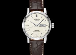 Longines Heritage L4.827.4.92.2 (Unknown (random serial)) - Champagne dial 32 mm Steel case