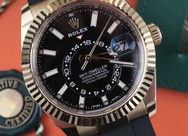 Rolex Sky-Dweller 326238 (2021) - 42 mm Yellow Gold case