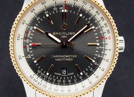 Breitling Navitimer U17326 (2022) - Grey dial 41 mm Gold/Steel case