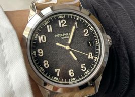 Patek Philippe Calatrava 5226G-001 -