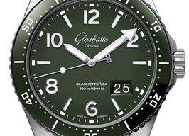 Glashütte Original SeaQ Panorama Date 1-36-13-07-83-70 (2026) - Green dial 43 mm Steel case