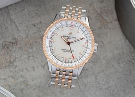 Breitling Navitimer U17395 (2022) - Silver dial 35 mm Gold/Steel case