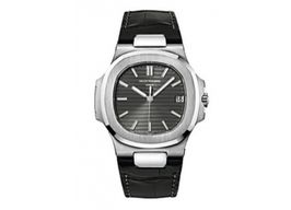 Patek Philippe Nautilus 5711G-001 (Unknown (random serial)) - Grey dial 40 mm White Gold case