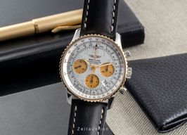 Breitling Navitimer D23322 (Onbekend (willekeurig serienummer)) - Zilver wijzerplaat 42mm Staal