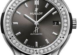 Hublot Classic Fusion Racing Grey 565.NX.7071.LR.1204 (2026) - Grijs wijzerplaat 38mm Titanium