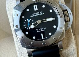 Panerai Luminor Submersible 1950 3 Days Automatic PAM00682 (2018) - Zwart wijzerplaat 42mm Staal