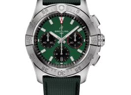 Breitling Avenger AB0146101L1X1 (2026) - Groen wijzerplaat 42mm Staal