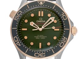 Omega Seamaster Diver 300 M 210.90.42.20.10.001 (2025) - Green dial 42 mm Titanium case
