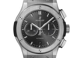 Hublot Classic Fusion Chronograph 541.NX.7070.RX (2024) - Grijs wijzerplaat 42mm Titanium