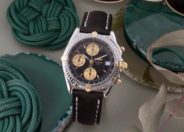 Breitling Chronomat B13050.1 (Onbekend (willekeurig serienummer)) - Zwart wijzerplaat 39mm Staal