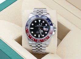 Rolex GMT-Master II 126710BLRO (Onbekend (willekeurig serienummer)) - Zwart wijzerplaat 40mm Staal