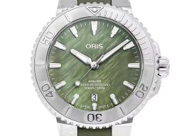 Oris Aquis 01 733 7766 4187-Set (2024) - Groen wijzerplaat 42mm Staal