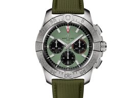 Breitling Avenger AB0147101L1X1 (2025) - Groen wijzerplaat 44mm Staal