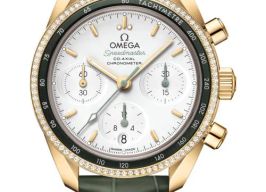Omega Speedmaster 324.68.38.50.02.004 (2026) - Zilver wijzerplaat 38mm Geelgoud