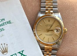 Rolex Datejust 36 16233 (1988) - Champagne wijzerplaat 36mm Goud/Staal