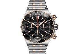 Breitling Chronomat UB0136251B1U1 (2024) - Zwart wijzerplaat 44mm Goud/Staal