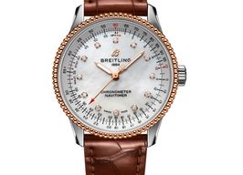 Breitling Navitimer U17395211A1P2 (2023) - Parelmoer wijzerplaat 35mm Goud/Staal