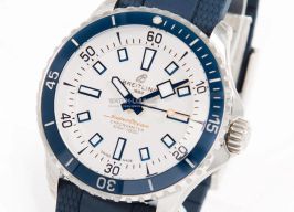 Breitling Superocean 42 A17375E71G1S1 (2025) - White dial 42 mm Steel case