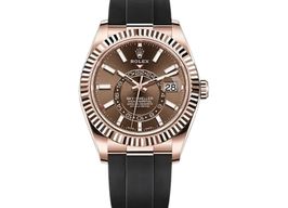 Rolex Sky-Dweller 326235 (2022) - Bruin wijzerplaat 42mm Roségoud