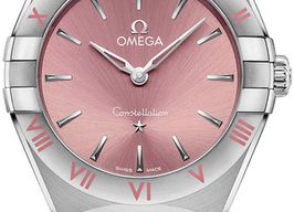 Omega Constellation Quartz 131.10.28.60.11.001 (2026) - Rood wijzerplaat 28mm Staal