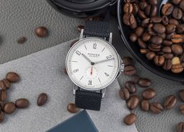 NOMOS Ahoi Datum 551 -