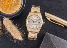 Rolex Oyster Perpetual Date 1503 (1973) - Zilver wijzerplaat 34mm Geelgoud