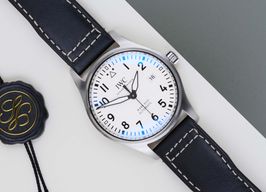IWC Pilot Mark IW327002 (2016) - Silver dial 40 mm Steel case